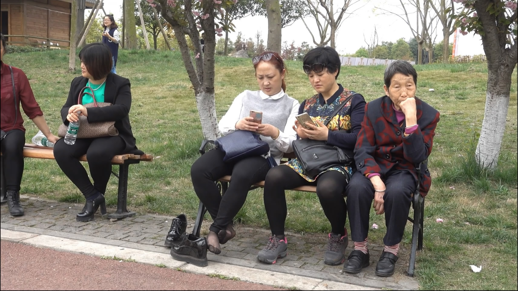 streetsnapnylon[00 00 08][20181205 224355 5]